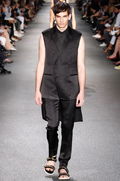 Look 26